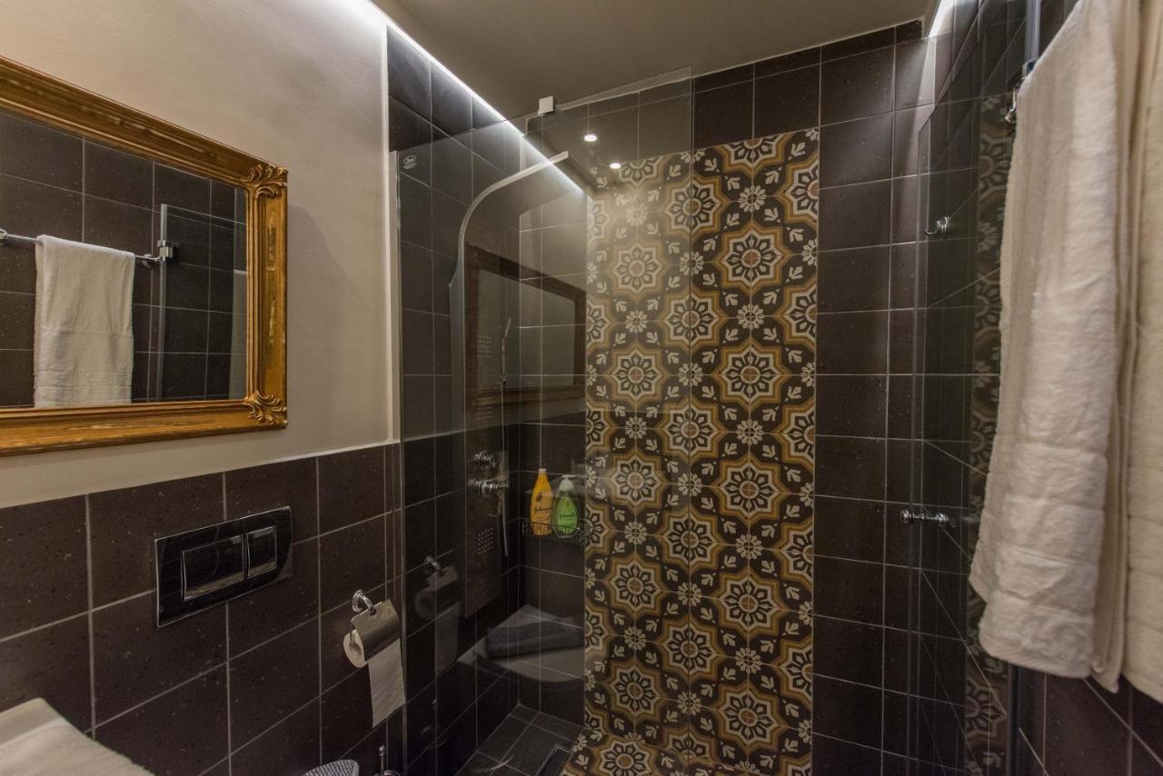Apartment 1571_ A2 *